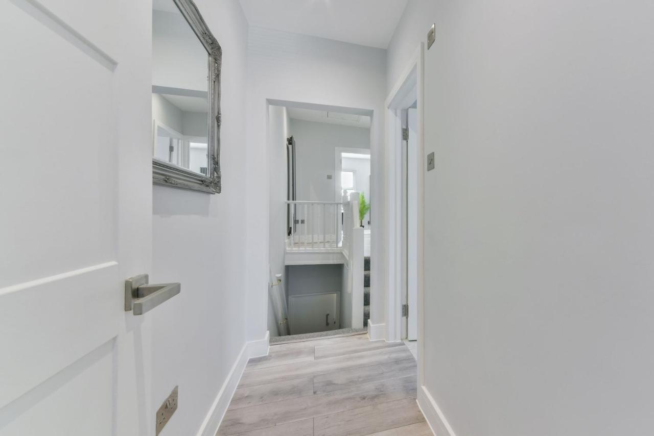 Elegant Croydon - Location - Easy Access To Bridge And Gatwick Airport