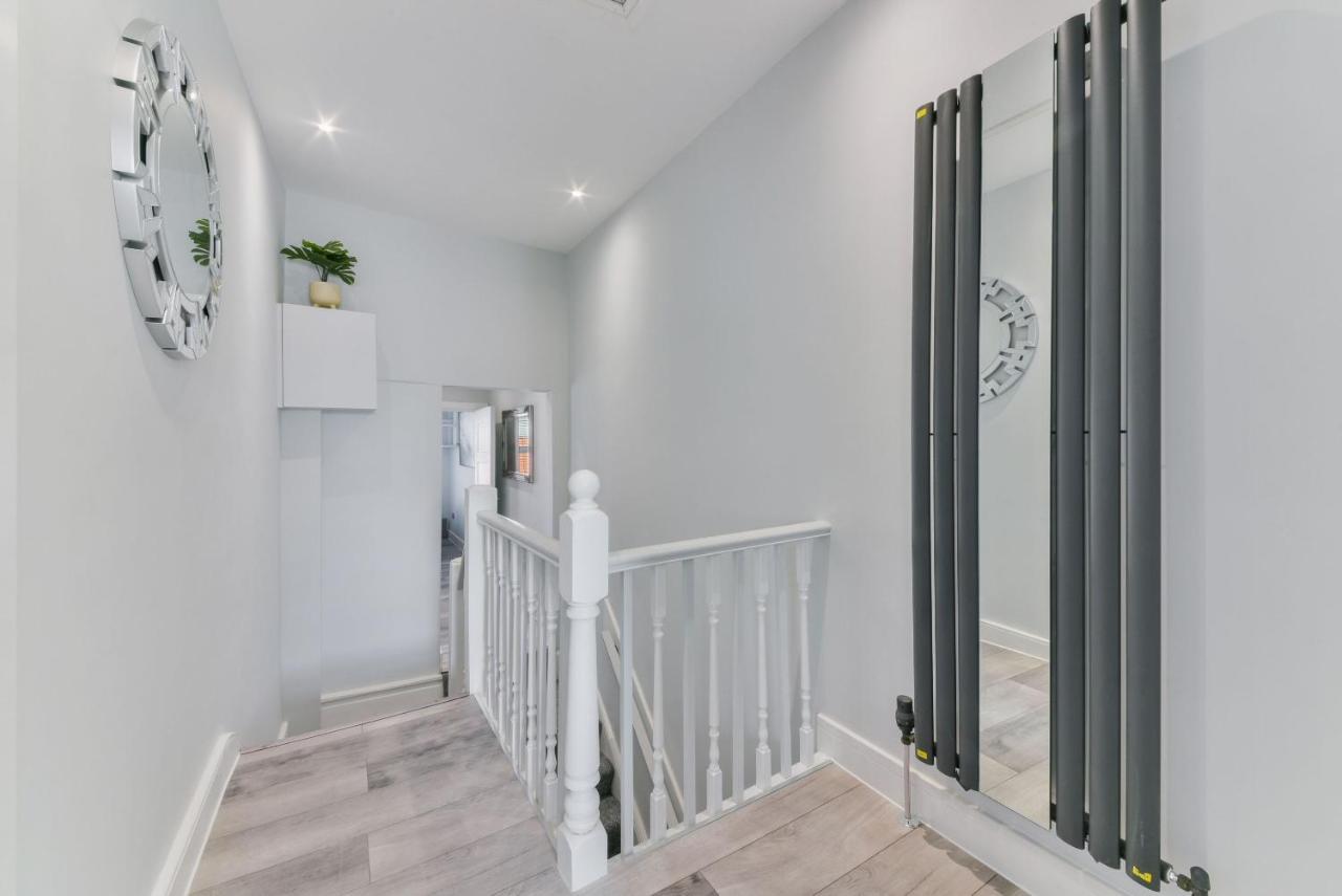 Elegant Croydon - Location - Easy Access To Bridge And Gatwick Airport Appartamento *